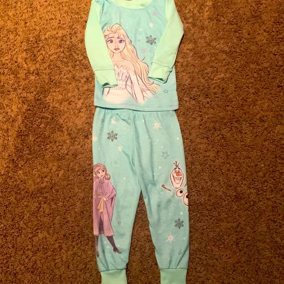 Frozen Pajama Set Toddler size 2T - Picture 2 of 11